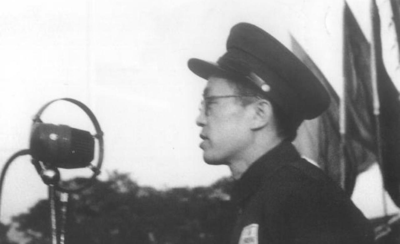 1959年，大水车胡同4号——黄克诚大将住处特别清净，可以说门可罗雀。这天，黄老