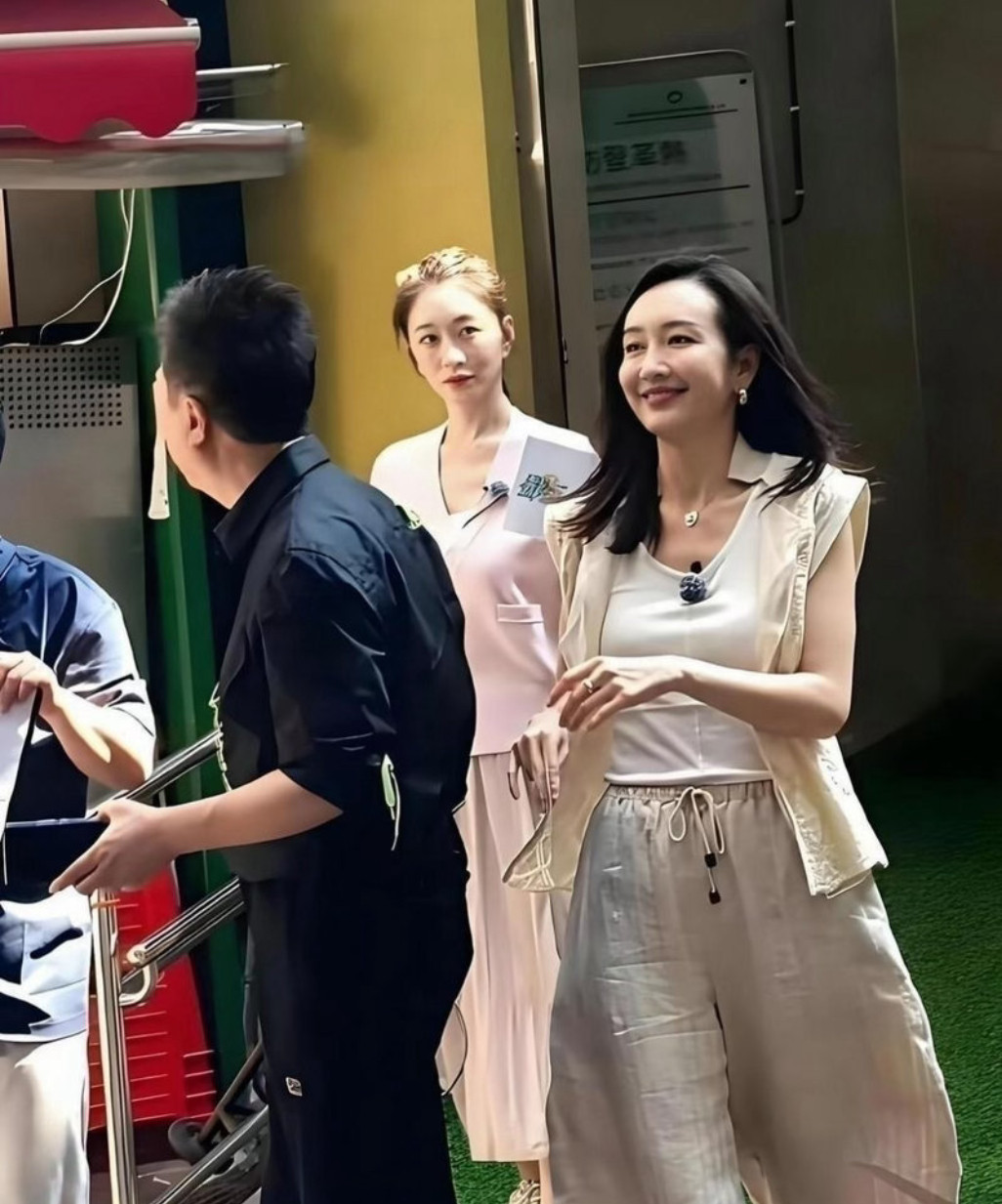 王鸥和李小冉线下生图，你们觉得她们状态好吗？