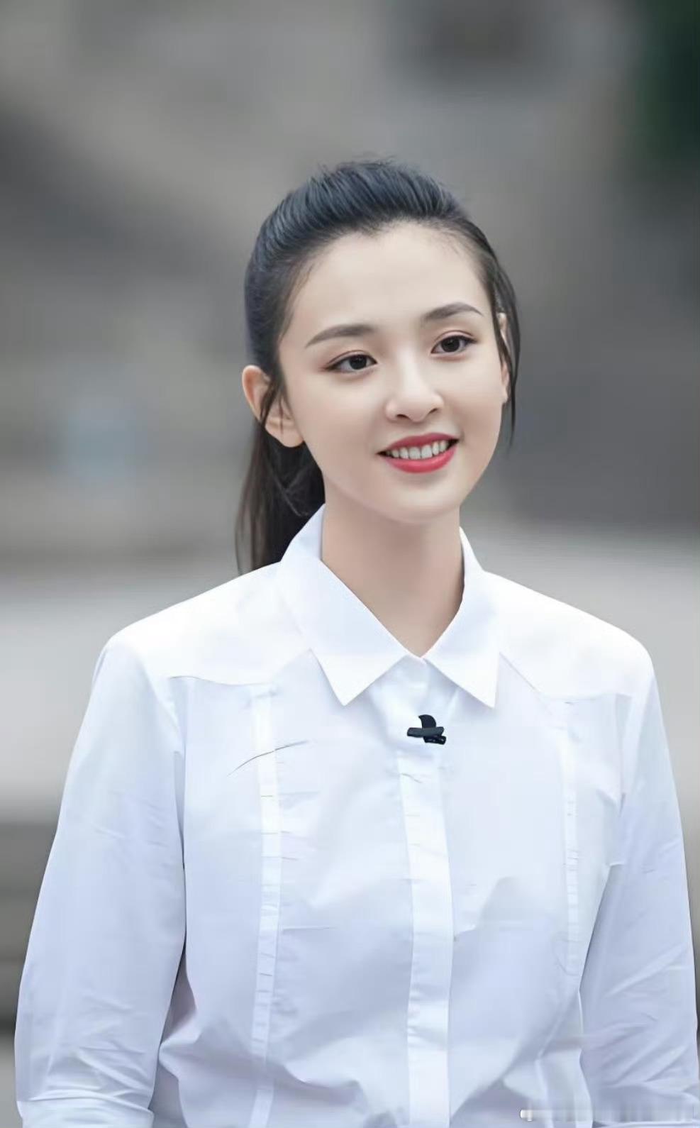 吴倩与张雨剑疑似复合谁能忘张雨剑当年装单身那事儿啊！吴倩当初事业多好，灵气劲儿绝