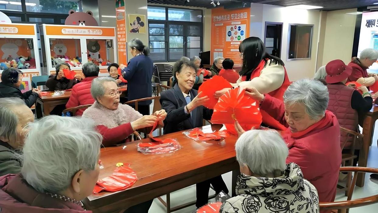 一针见血！经济学家直言：退休金倒挂，是民生最现实的难题退休金倒挂这一现象并