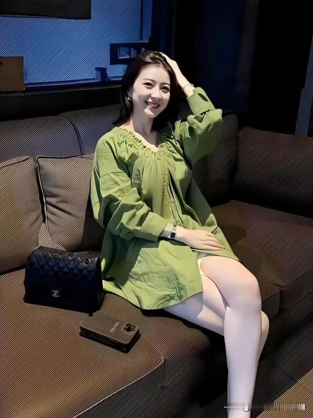 在上海年薪一百万，可以养得起她吗？