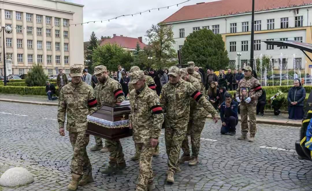 数据出来了，近四年的俄乌战争，俄军伤亡120万，乌军伤亡60万！日前，据华盛