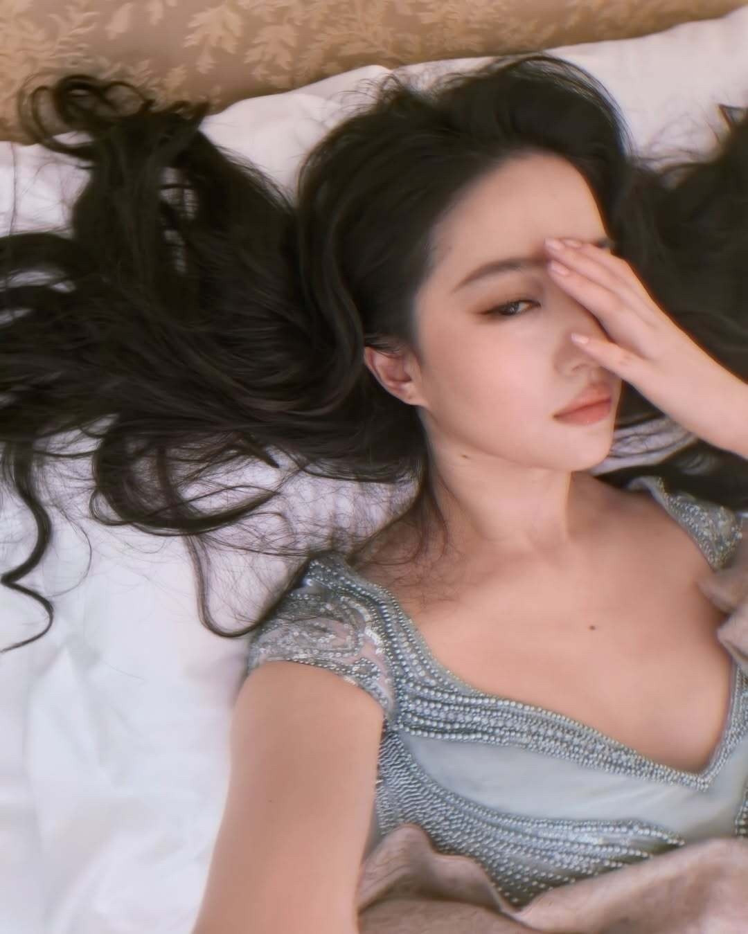 刘亦菲提名白玉兰视后亦菲你这眼神是什么意思？​​​