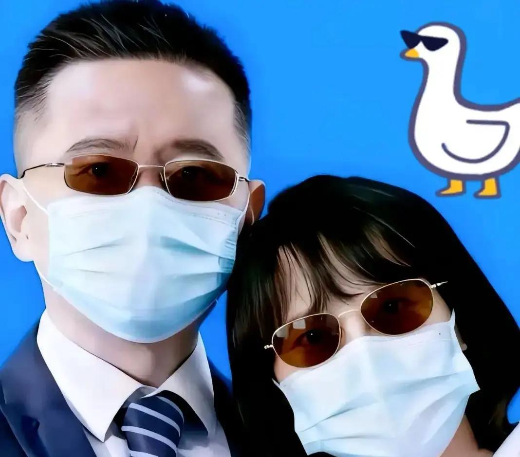 两名长沙医生放弃铁饭碗跑去香港求职，结果发现学历不被认可？这事儿可太有戏剧性了！