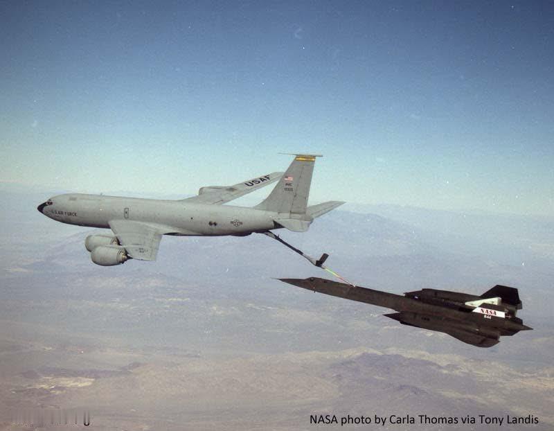 流水的吃油客，铁打的老母鸡今天诺斯罗普·格鲁曼公司公布了B-21"突袭者"进行空