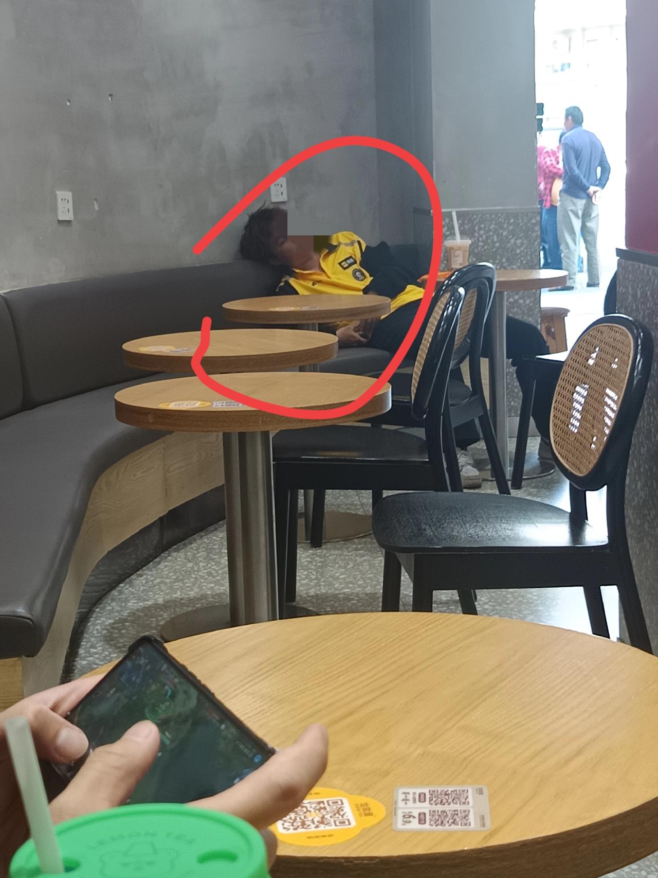 我终于知道了为什么这么努力的去赚钱却依然这么贫穷的原因你敢相信吗？这