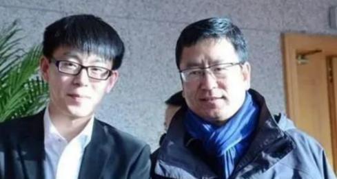 在2018年董卿的问题直戳白岩松：“儿子保送英国国王学院，没选热门专业，偏挑了蒙
