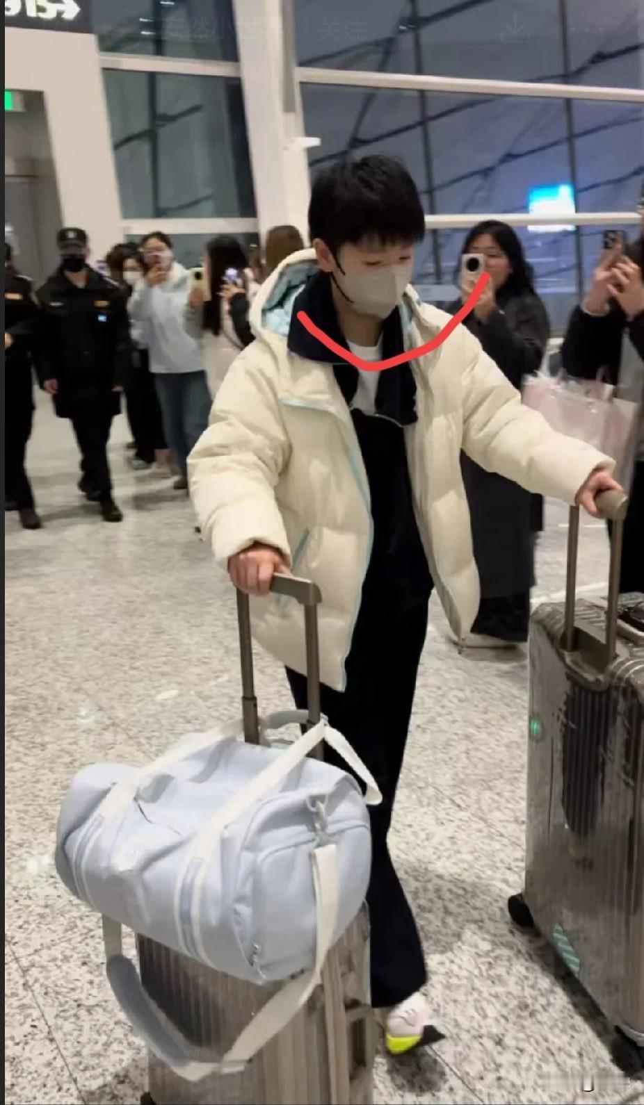 估计孙颖莎也没想到，去参加香港WTT总决赛，不仅3000多的外套售罄，竟