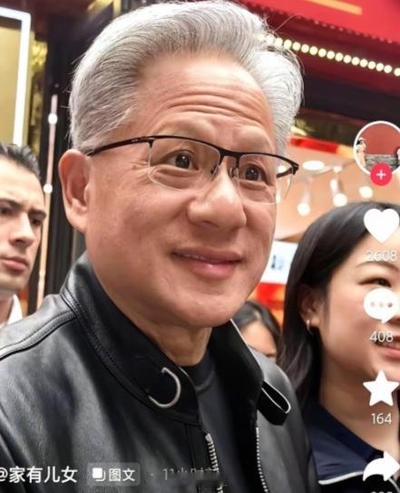 黄仁勋去一家店里买东西，店员认出他了，连连摆手，说这单免了！黄仁勋没多话，从身上