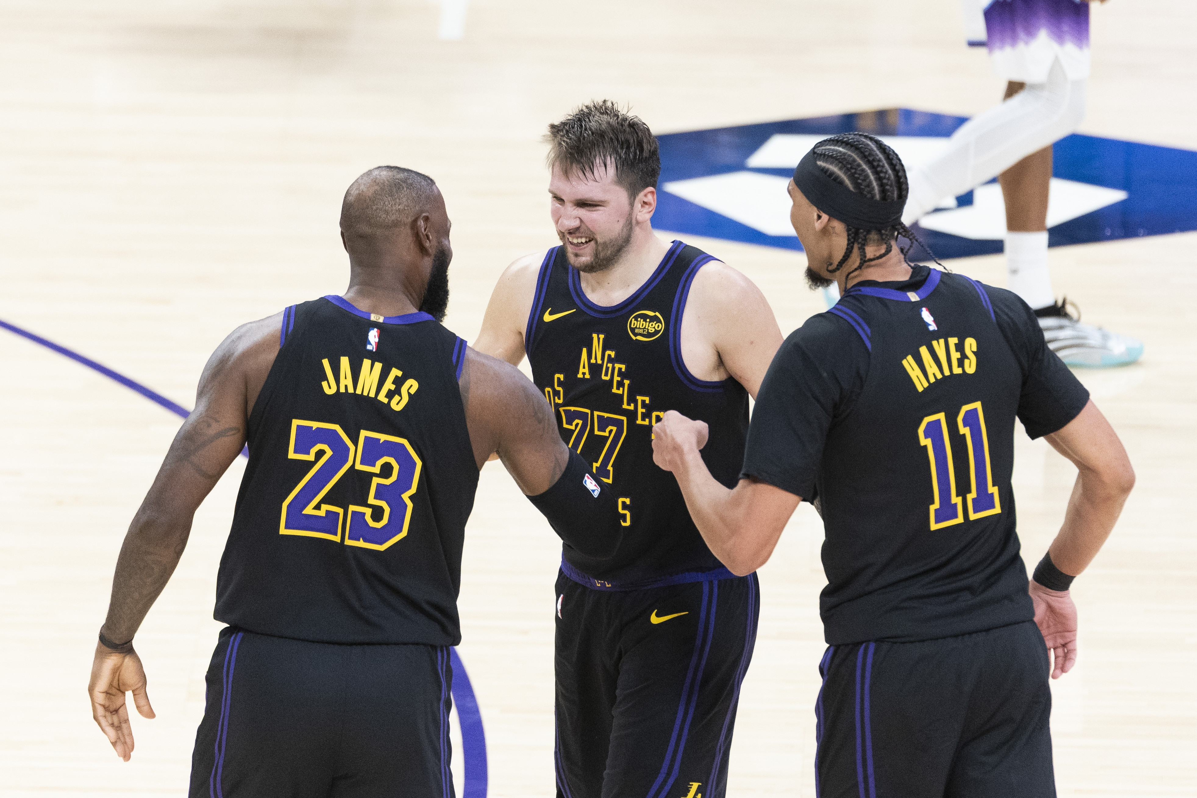 有一些人认为，火箭队在季后赛里如果碰到湖人队，那么他们将轻松获胜。而也有些人认为