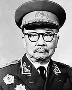 1955年，在授衔仪式前，毛主席看到上将名单中没有李克农，就问：“上将为何没有李