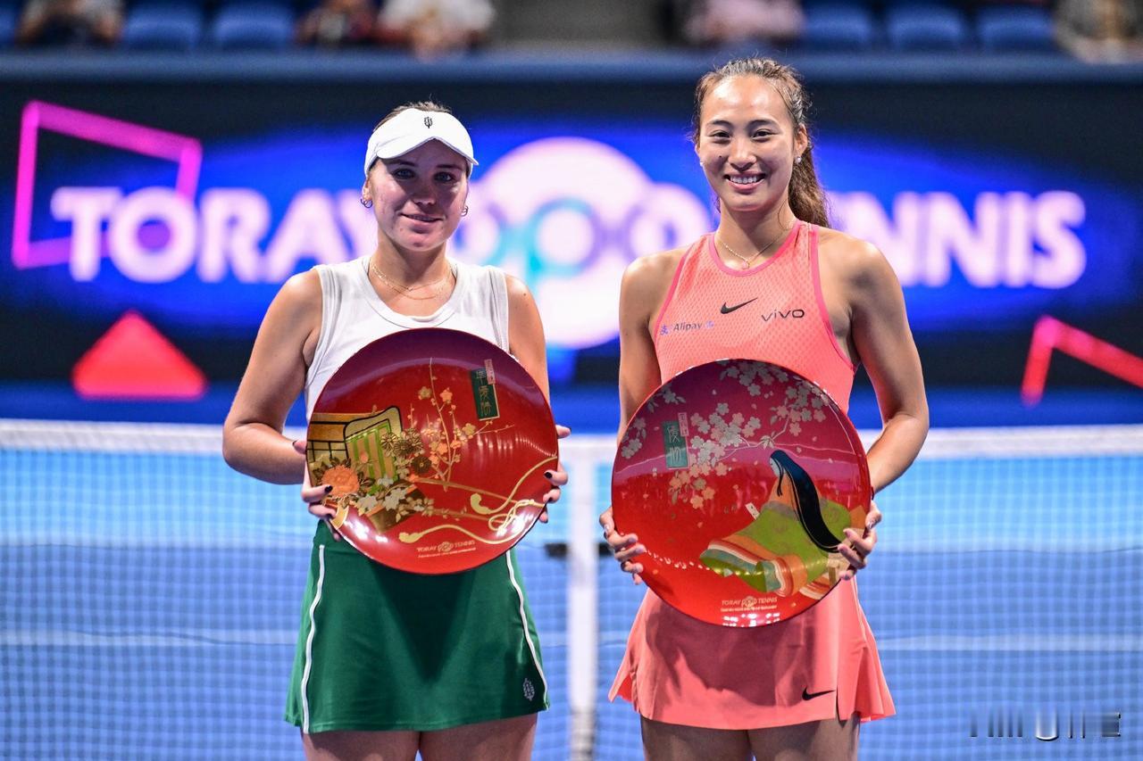 女子网坛2026赛季首个1000赛、多哈1000赛女单签表日前确定，郑钦文确定在