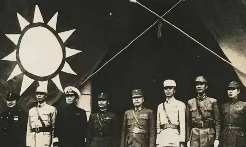 1949年7月，建国前夕，叶剑英来到了香山双清别墅向毛主席汇报工作！1949年