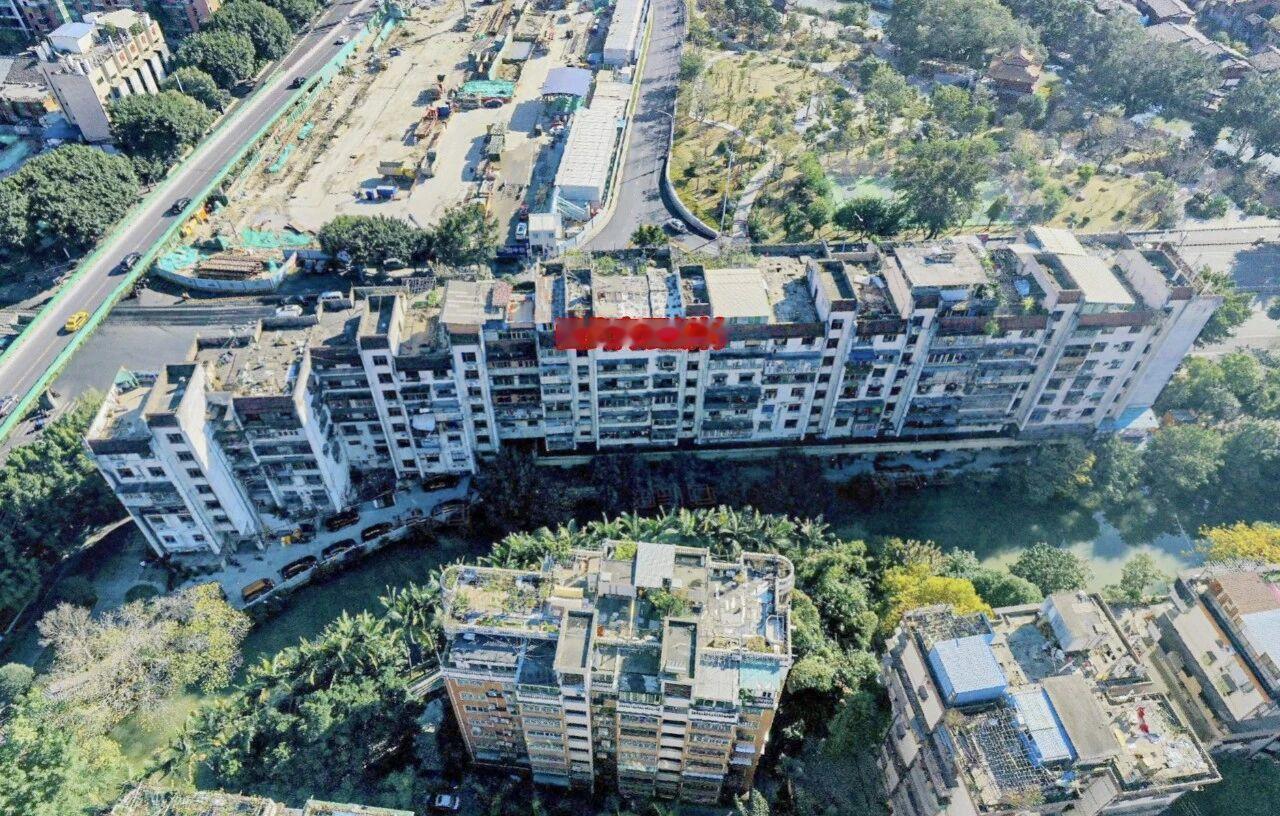 9月29日及10月9日福州晋安区、台江区政府相继发布房屋征收告知书，拟对工业-国