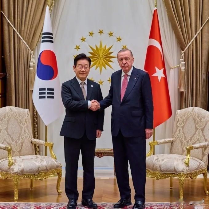 李在明称韩土两国是兄弟之国血盟关系…11月24日，土耳其总统埃尔多安与韩国总统李