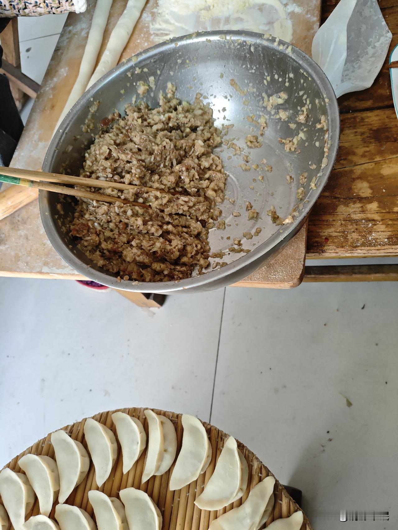 河北人的家常便饭，带着盖帘印的饺子