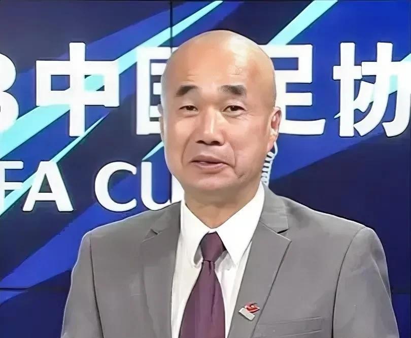 马延峰指导真是上海申花的福星，他解说的比赛，上海申花基本上没有输过球。这不，上海