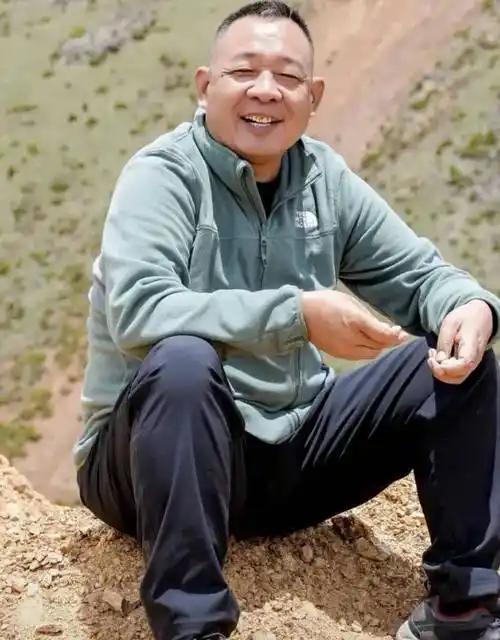 60岁的企业家，身体硬朗、精神状态比很多年轻人都要好，却突然在个人账号上发了一封