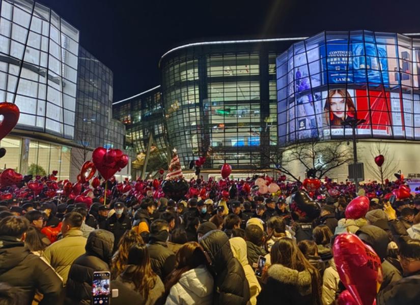可怜的济南市民，也不止济南市民，大概是所有大中城市的可怜的市民们，想跨年，只能自