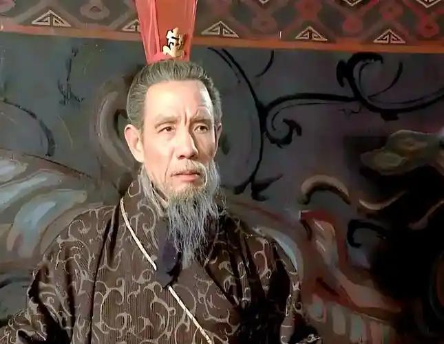 司马懿熬死曹家三代人，他到底在等什么？不是不想反是真不敢很多人说司马懿天生就