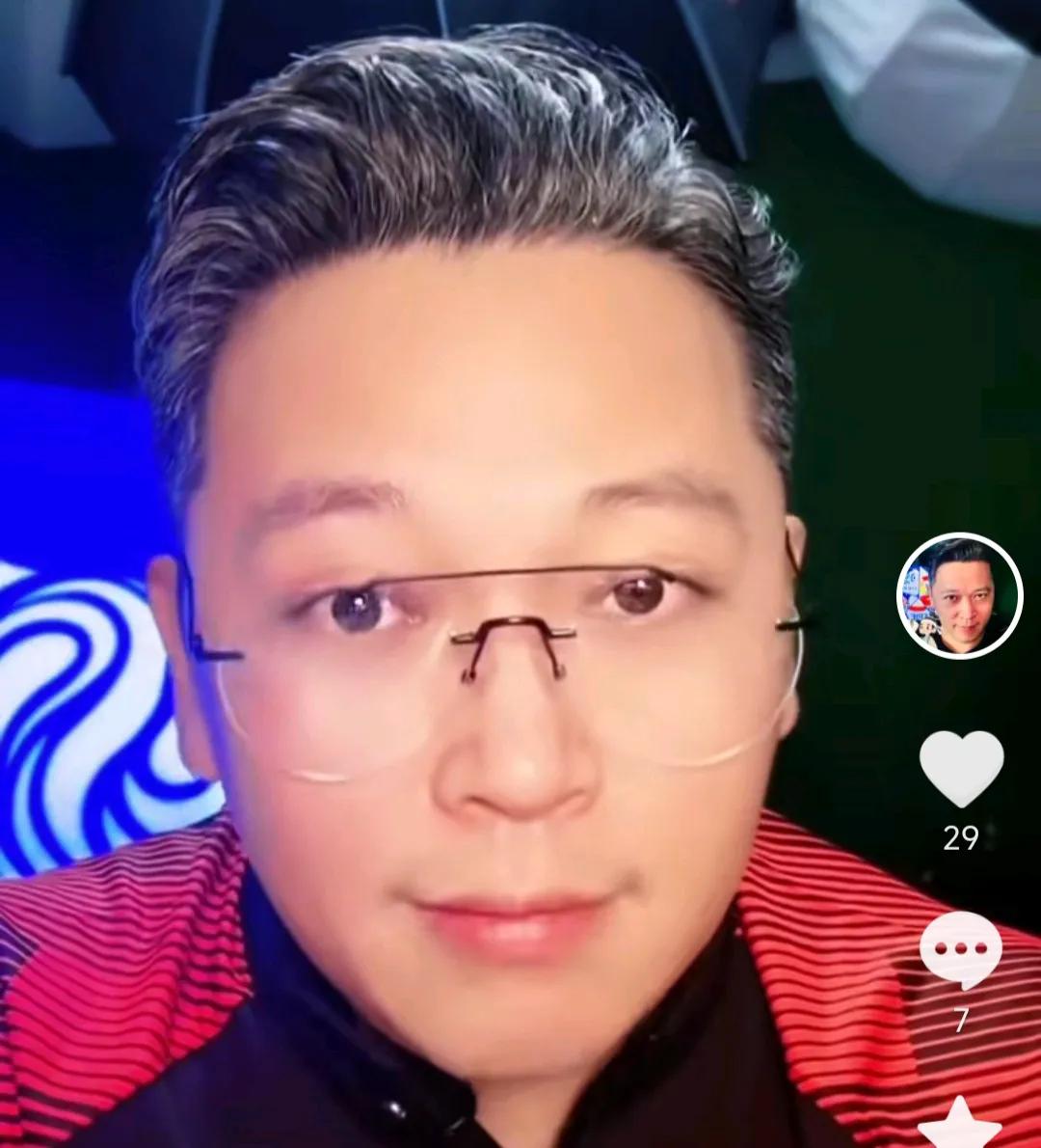 解说员周亮承认，裁判问题是北京国安队现在遭遇的最大问题。周亮表示，虽然他不是北