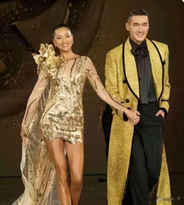 瞿颖和胡兵年轻的时候说以后老了可以走到一起条件是男未婚女未嫁哈哈到现在也没