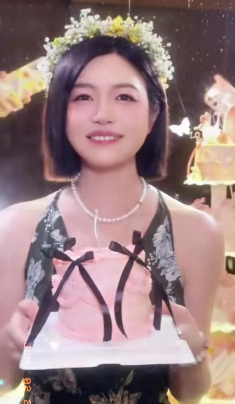 突然有点懂陈晓了陈妍希哪哪都很好但是有一个缺点是要不得的，那就是陈妍希这个人