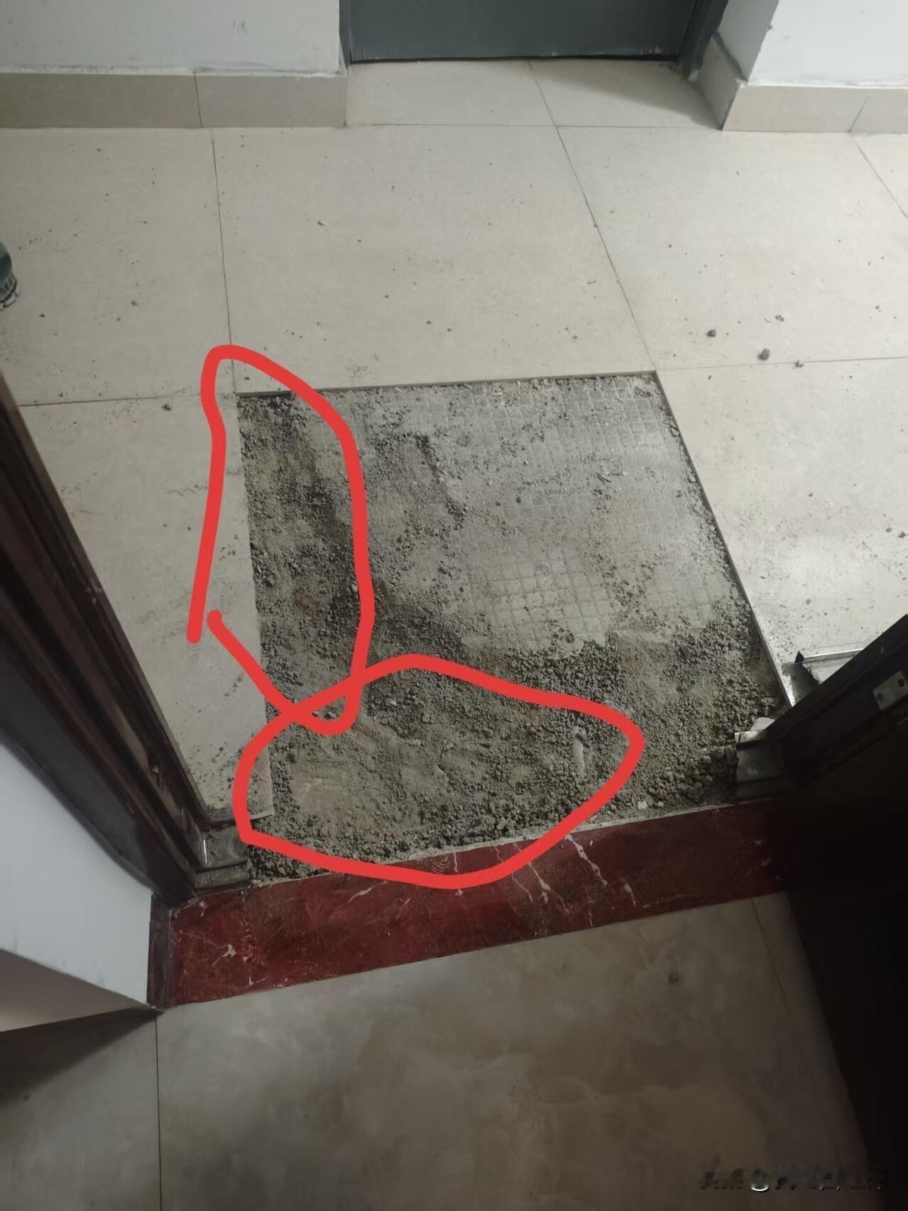 小区房一股恶臭味家里有一天一股很浓很浓的恶臭味，起初以为是门框的味道，遇到好房