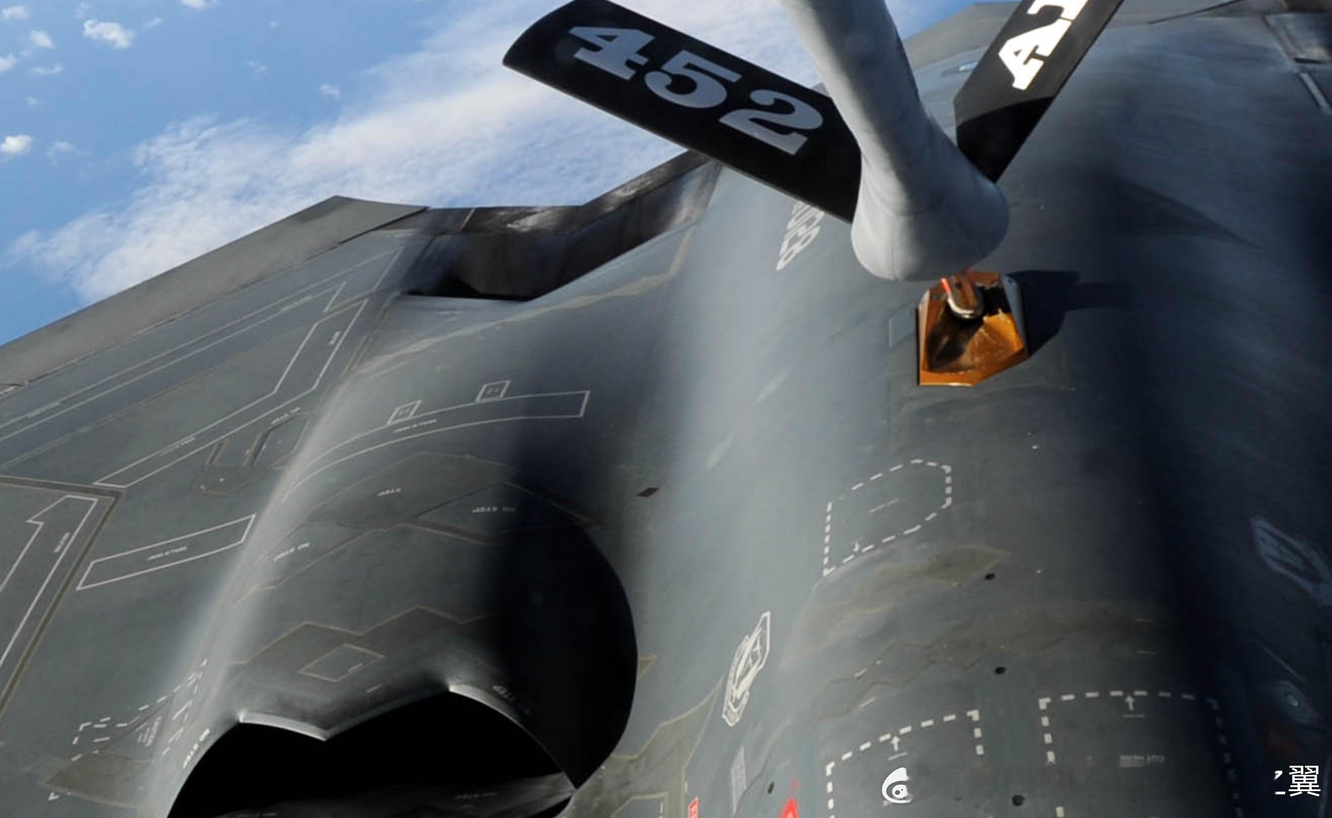 烽火问鼎计划B-21“突袭者”战略轰炸机在尾喷管设计上与B-2“幽灵”有显著不