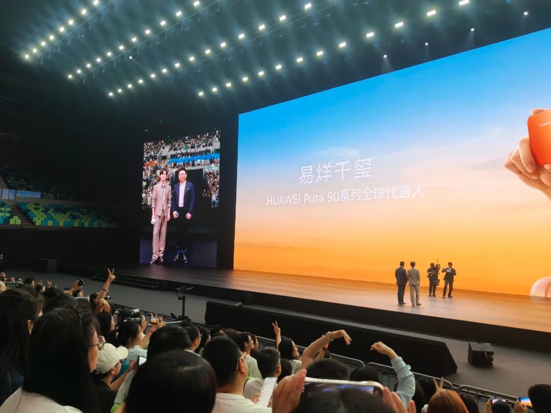 手机市场 “冰火两重天”! 谁在爆卖?