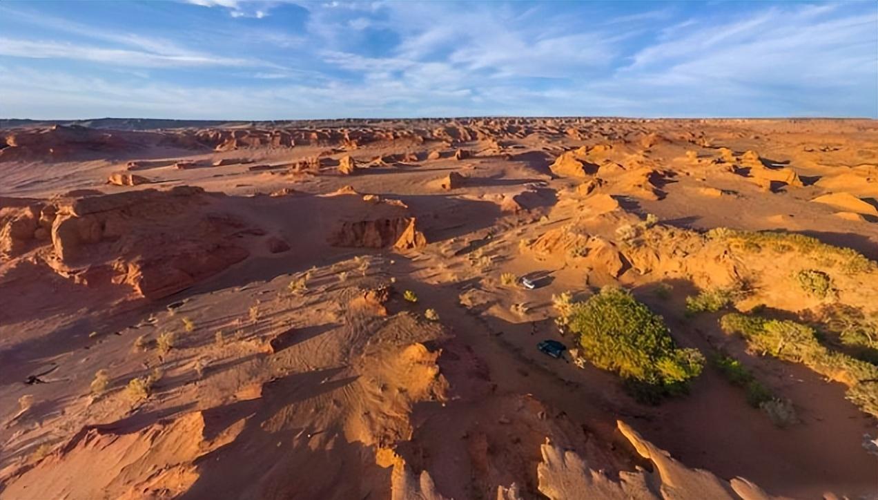 一场沙尘暴把北方刮得灰头土脸，网上不少人顺手就把锅甩给内蒙古，觉得这么多年治沙没