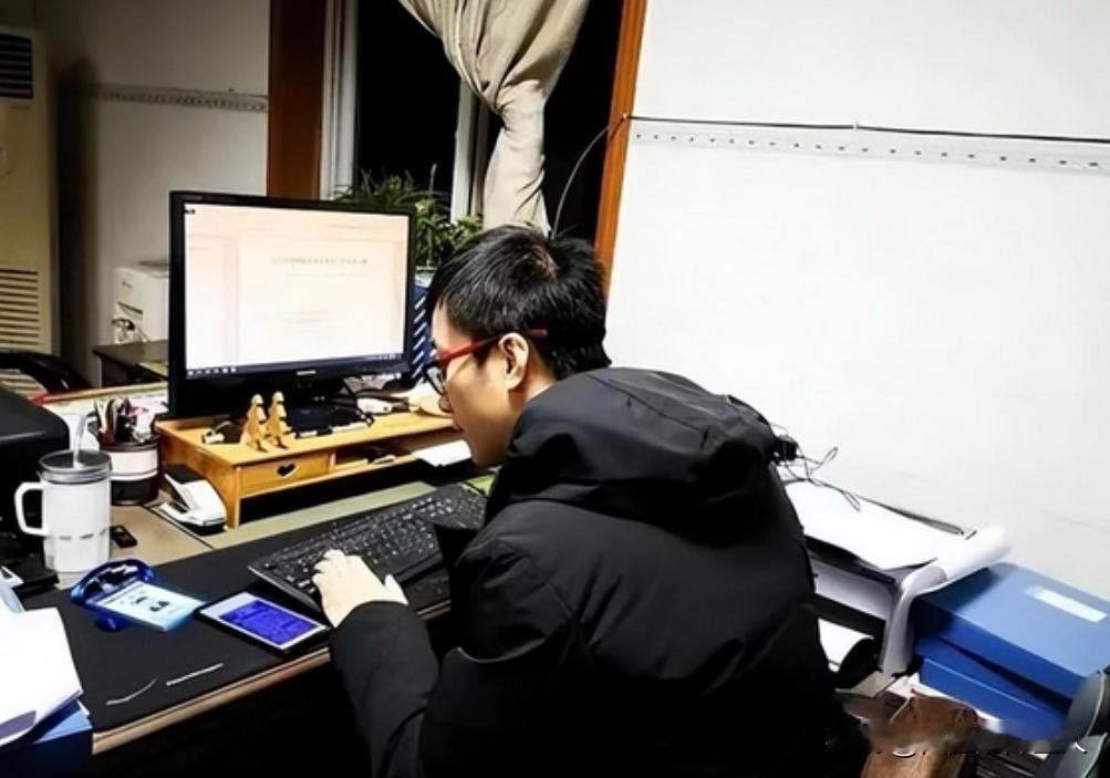 “攒够100万就退休躺平！”2022年，新疆30岁硕士小伙靠抠门攒下100万存款