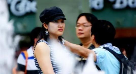 一位新加坡华人终于说了实话，他表示，在新加坡的华人，根本不在乎中国到底好不好.很