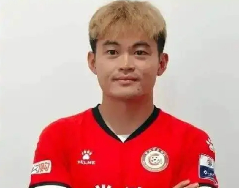 黄紫昌，大概真要离开河南队了黄紫昌，1997年生，今年28岁，场上位置前锋或