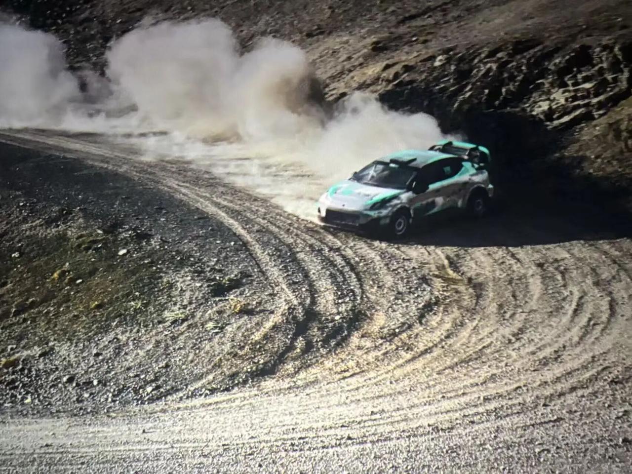 看了飞驰人生3，爽是真爽，但更让我触动的是车。以前赛车电影全是日系德系，这次领