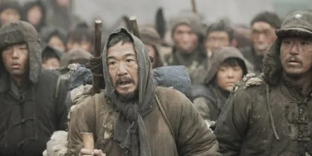 有一次，马未都请张国立吃饭，没吃几口张国立就啪嗒啪嗒掉眼泪，吓了马未都一跳，赶紧