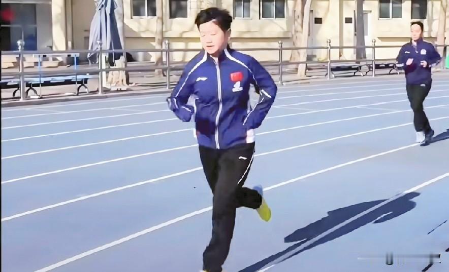 女乒也可以冬训了，没想到孙颖莎跑的这么快！鳗鱼是不是又胖了？从海口亚洲杯时