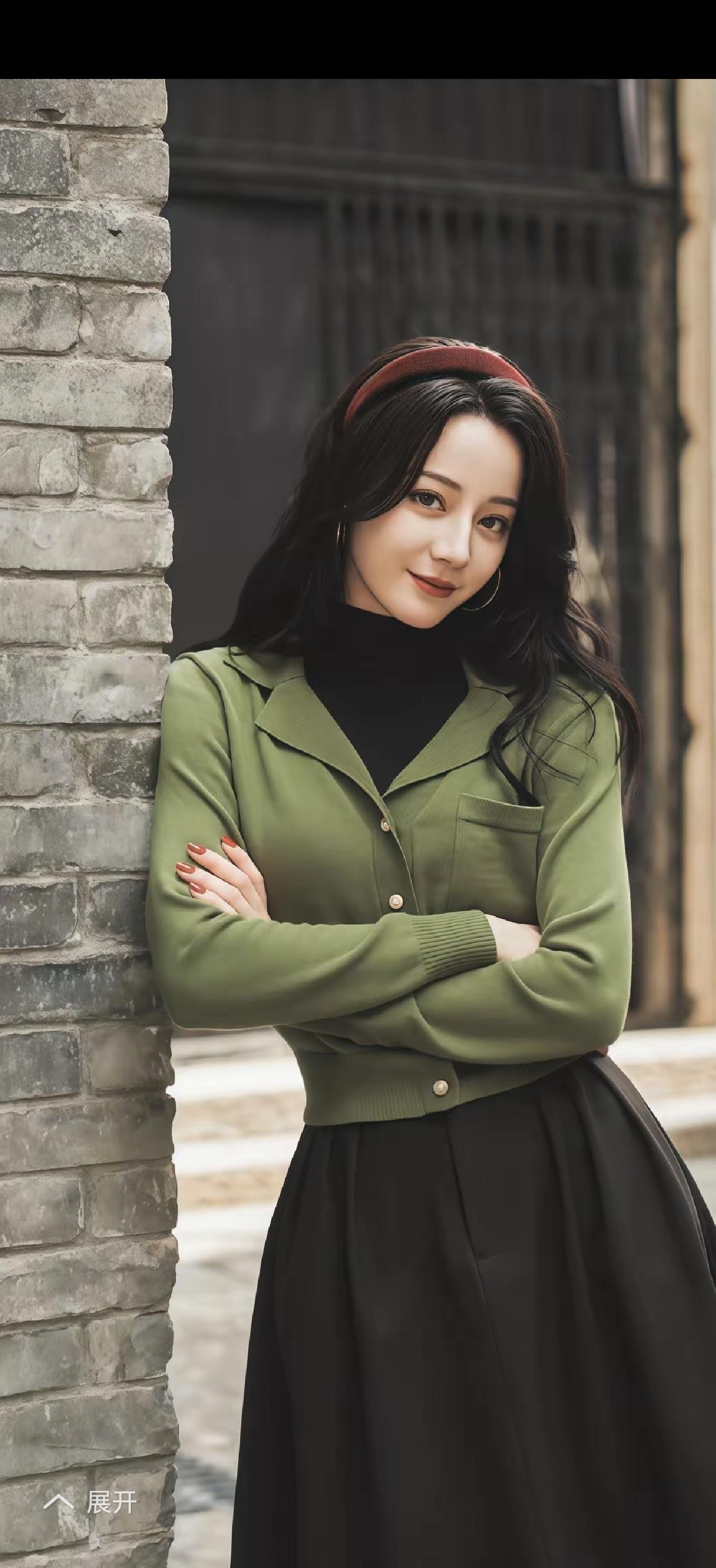 “梅花香自苦寒来”，这句成语太有道理了。梅花在腊月霜寒中傲立风雪，百花凋零时它独