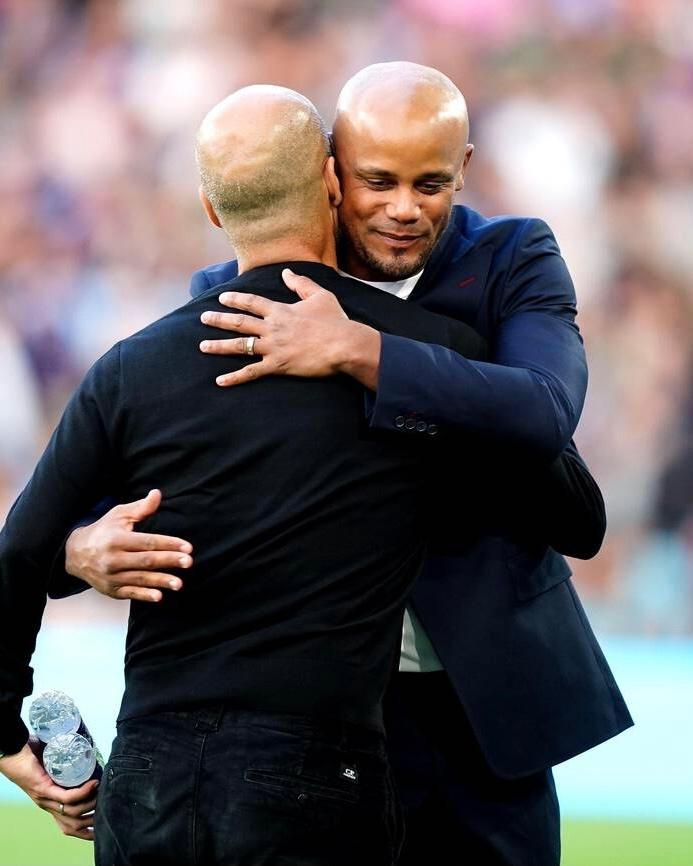 瓜迪奥拉谈孔帕尼回归曼城的可能性👇：“我很早以前就说过了，当时他还在伯恩利