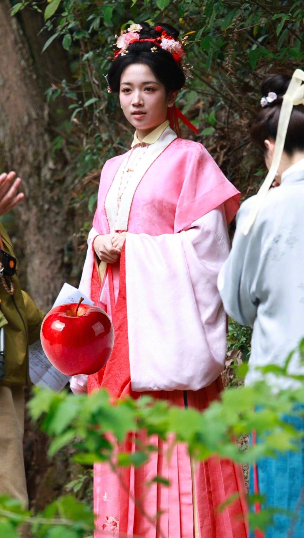 代露娃《宝珠》路透