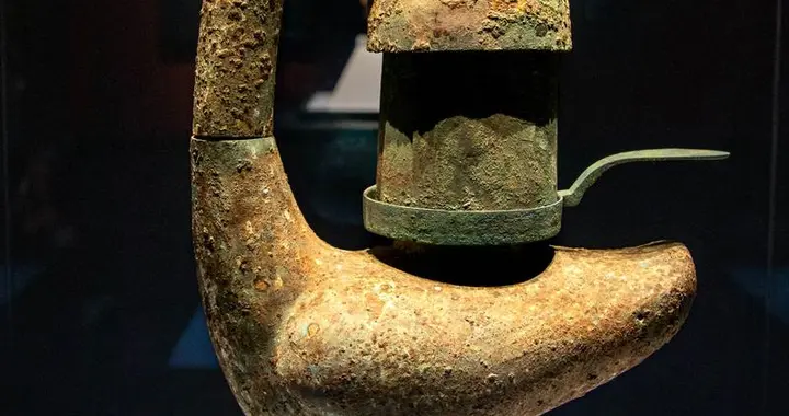 西汉焰鱼灯：千年不熄的智慧之光