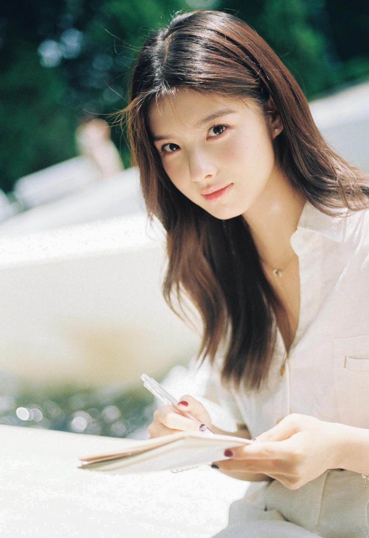 星女郎艾米18岁庆生大片