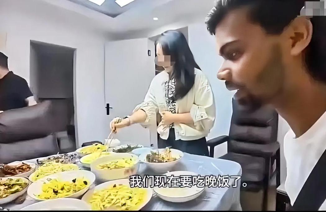 把流浪“要饭哥”请回家当座上宾？西安这家人的操作，看完我手心直冒汗前阵子大同小