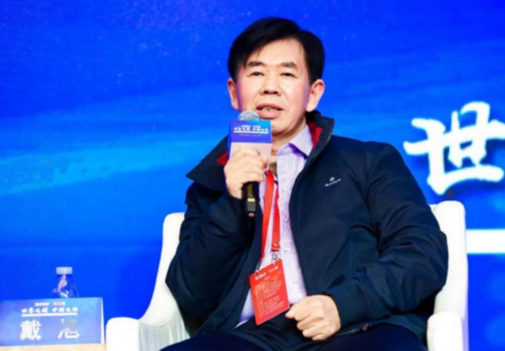 军事专家戴旭说道：“中国的军舰拦截美国军舰的时候，很多人害怕，我不知道害怕什么！