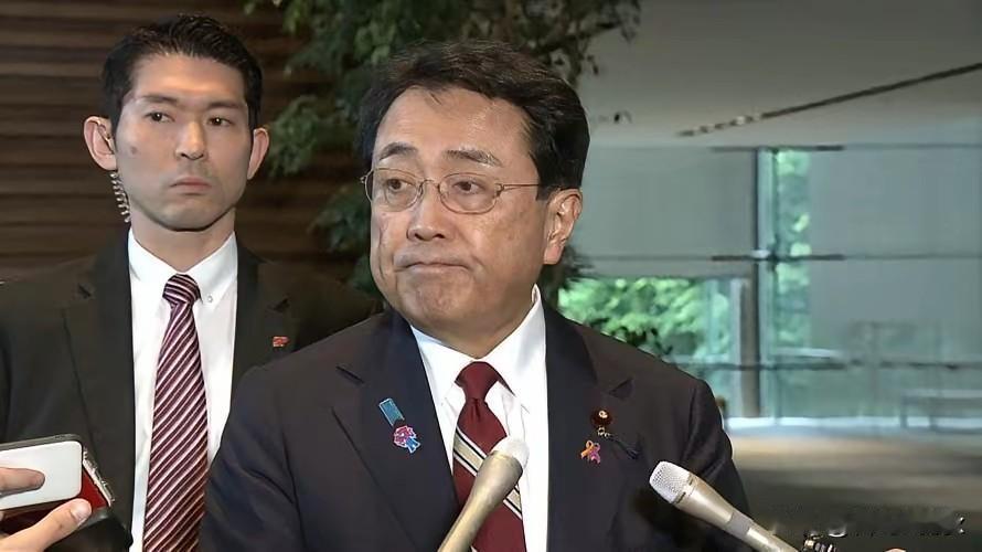 日本参加中国苏州的APEC会议，在会议上露出了丑恶的嘴脸！日本来的这位经济产