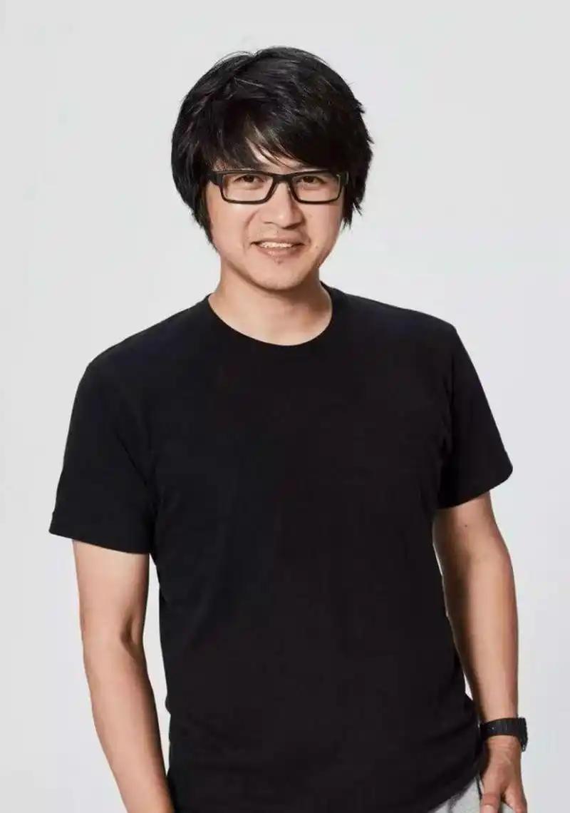 不得不说，韩寒确实是个人才，而且是那种活得特别通透、拎得特别清楚的人才。现在回头