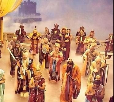 以前的天庭仙气飘飘，现在的天庭像白莲教​​​