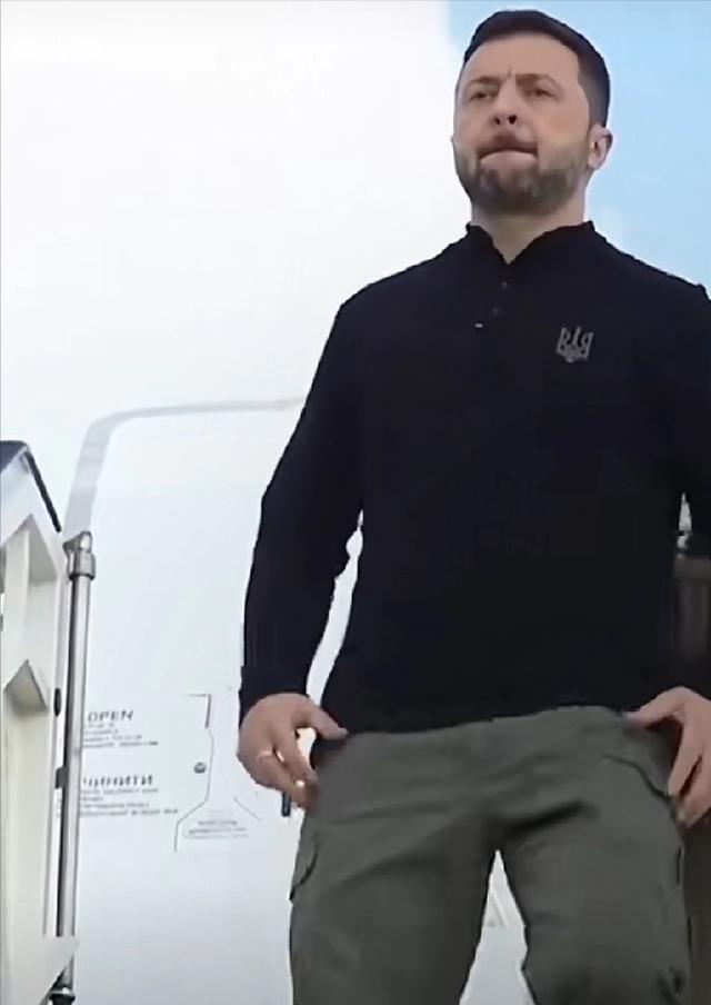 泽连斯基终于明白了！乌克兰这几年战乱不休，终于明白了一个“痛彻心扉”的道理：敌人