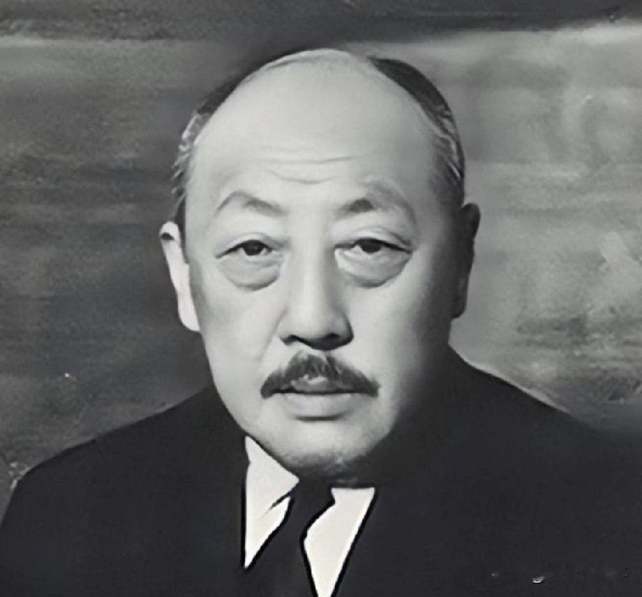 1955年，贺龙，聂荣臻去见卖豆腐出身的大汗奸张景惠，张景惠今年已84岁了，正戴