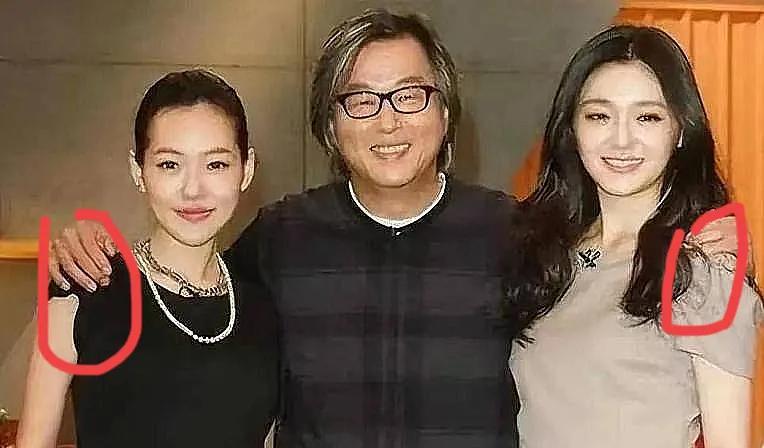 王伟忠对曲线家的态度非常复杂一方面，他反对大曲线和具的婚姻甚至在节目中公开表